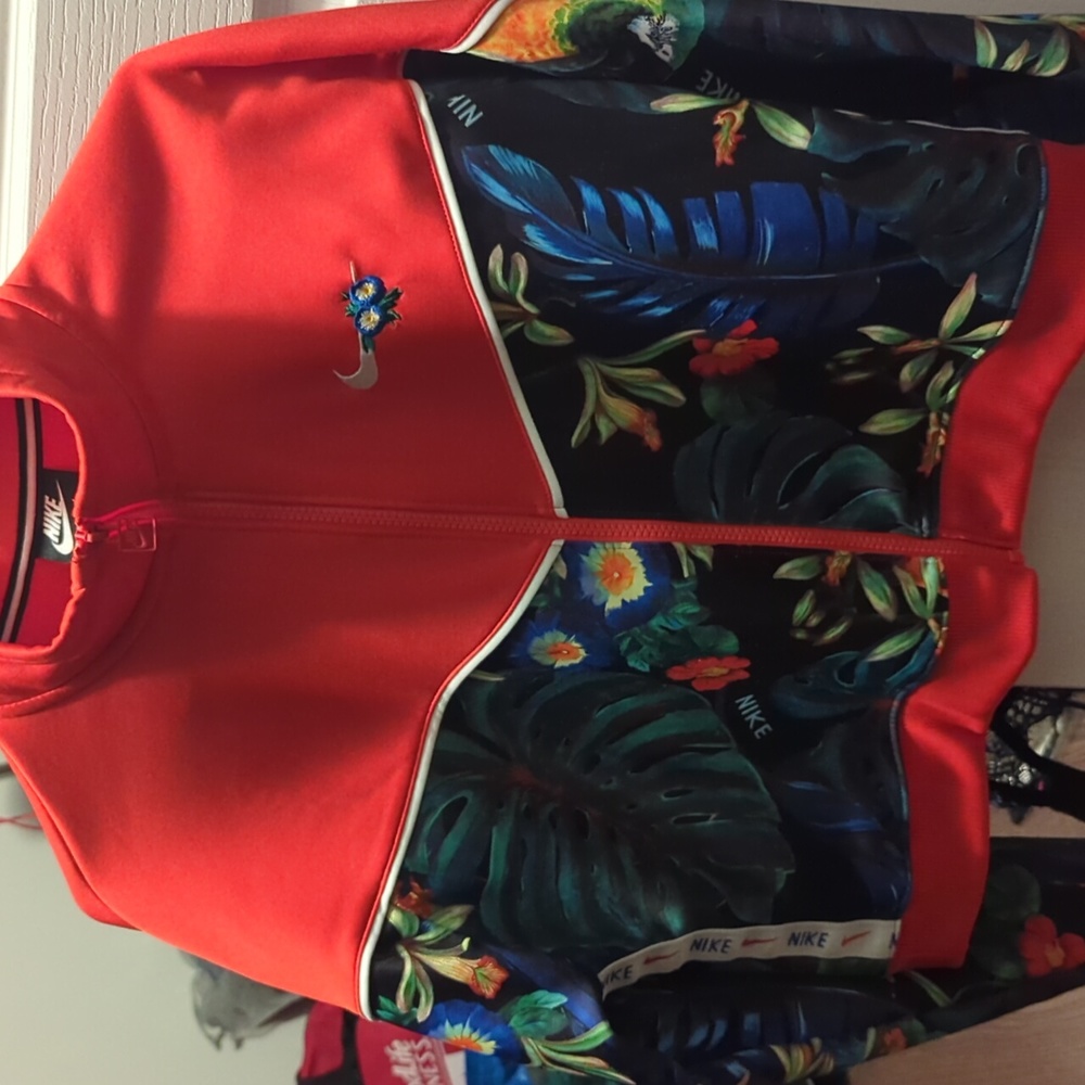 Nike zip up sweater